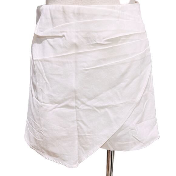 LOVE BONITO SKORT WHITE SIZE S NWT - Picture 2 of 7
